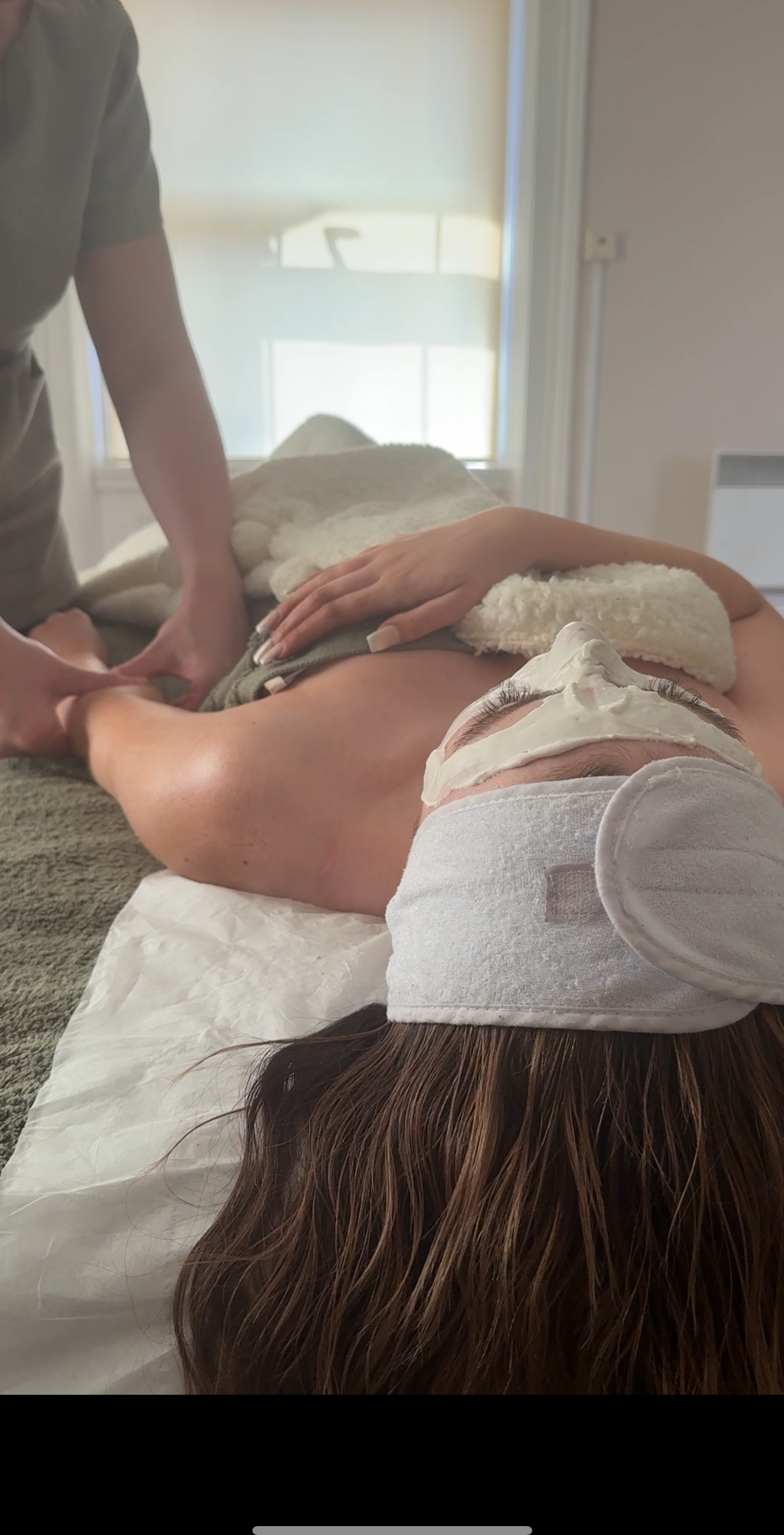 Relaxing massage treatment at Skin Body Beauty